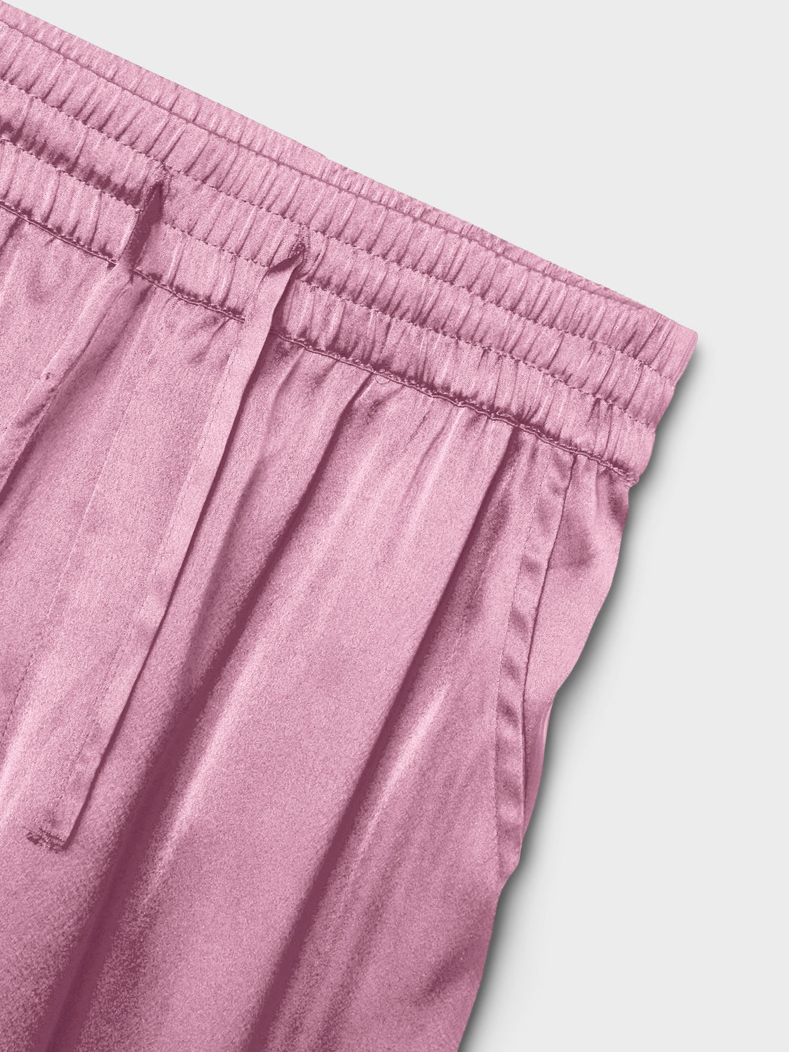 Mysig och fin, rosa pyjamas till barn, ungdom flicka tjej.

Produkttyp: Skjorta loose fit, Byxor med normal passform
Fickor: Framfickor
Längd/Storlek: Ankellängd
Extra detaljer: Justerbar midja, resår i midjan

Lägg till mjukhet och en snygg touch till ditt barns garderob med en stretchig komfortstil för en cool vardagslook. Vävt tyg har ett distinkt korsmönster och en lätt strukturerad yta för en ren och klassisk look.