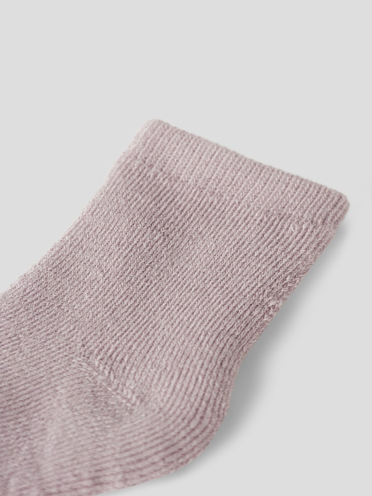 Rosa ull strumpa till baby flicka. Bebis strumpor från Name it i merino ull.
NBFWAKSI WO/BL TERRY SOCK
13228419
