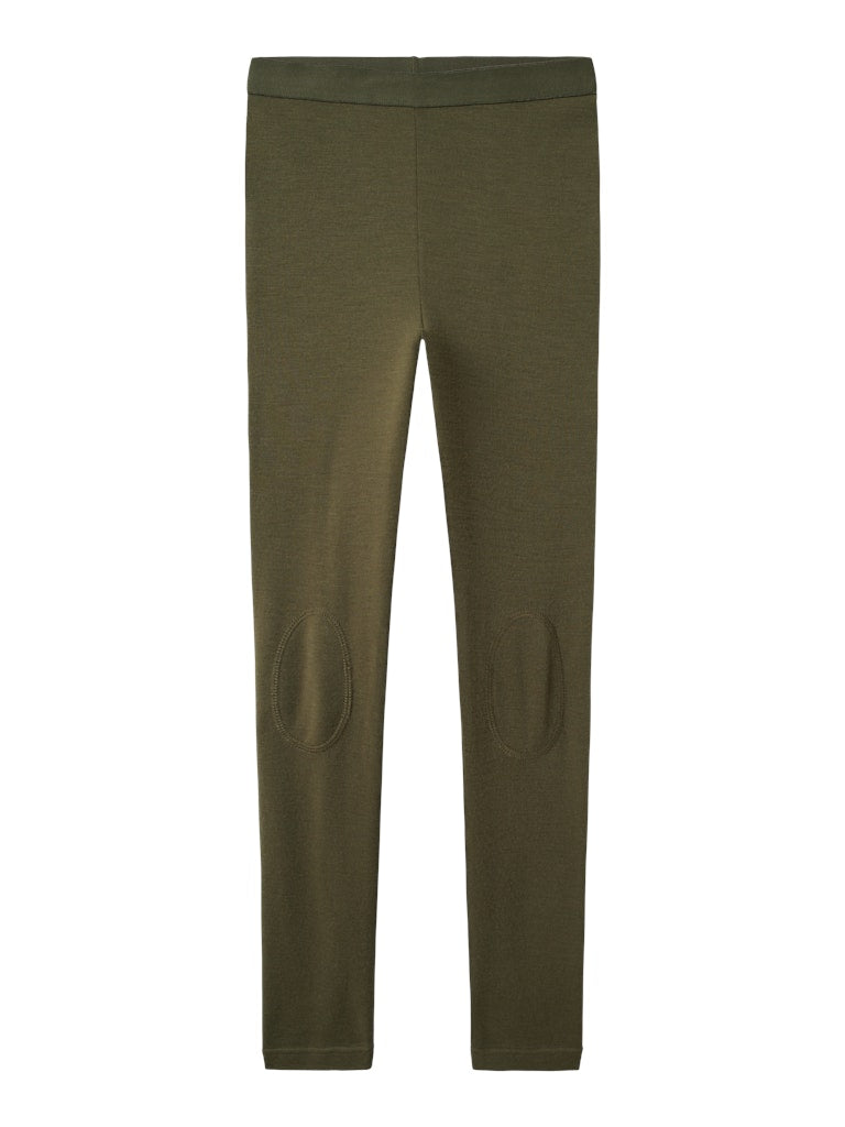Grön långkalsonger i merino ull till pojke. Enfärgade ull leggings i varmt skönt underställ från Name it.
NKMWILLTO WOOL LONGJOHN
13229092