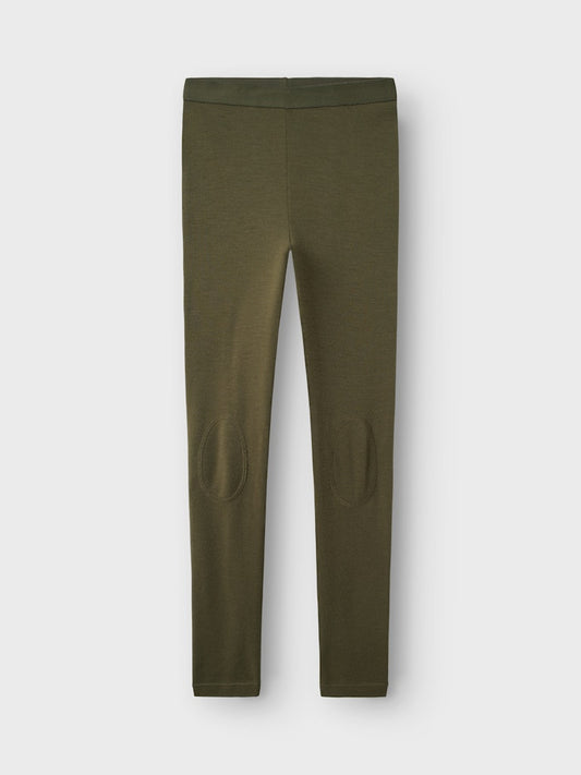 Grön långkalsonger i merino ull till pojke. Enfärgade ull leggings i varmt skönt underställ från Name it.
NKMWILLTO WOOL LONGJOHN
13229092