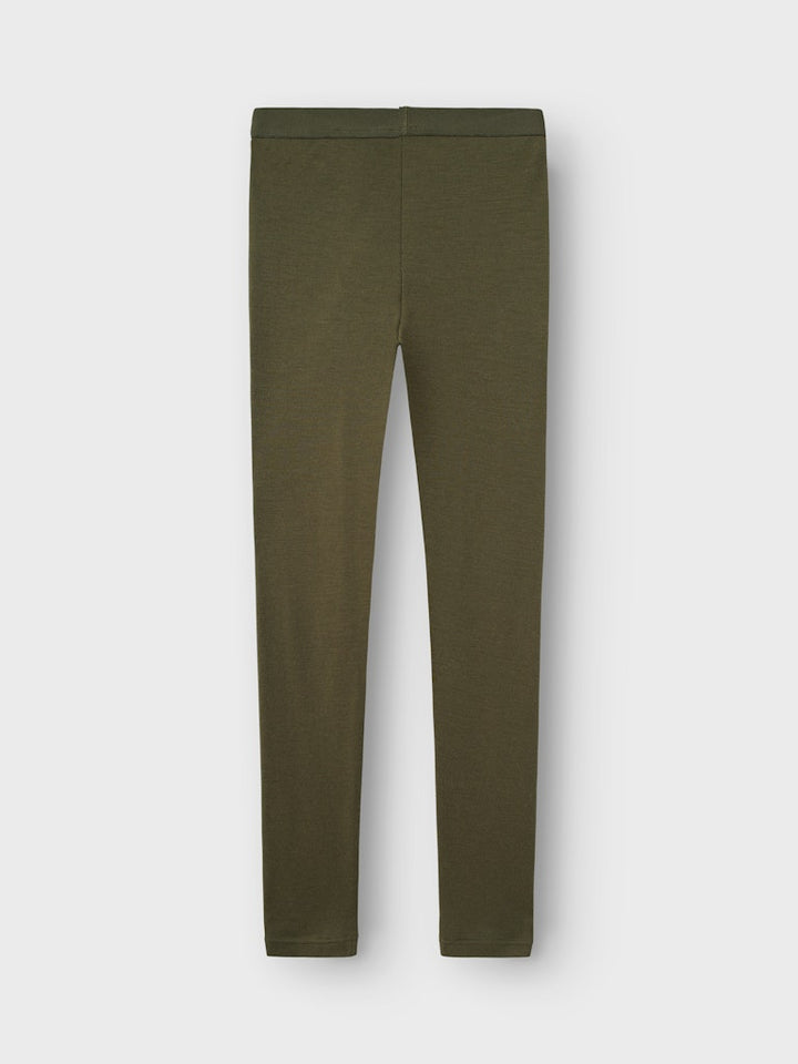 Grön långkalsonger i merino ull till pojke. Enfärgade ull leggings i varmt skönt underställ från Name it.
NKMWILLTO WOOL LONGJOHN
13229092