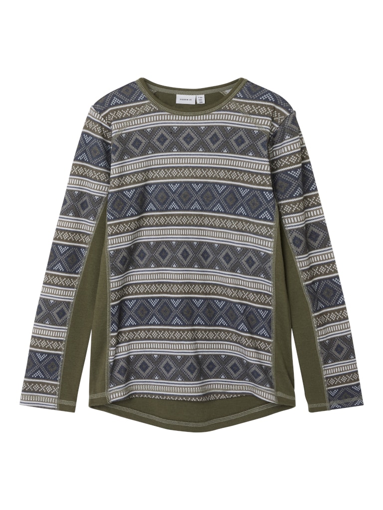 Grön merino ull underställs tröja till pojke. Barn kläder i varm och skön merinoull till kille från Nameit.
NKMWILLTO WOOL LS TOP
13229091