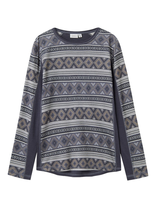 Blå merino ull underställs tröja till pojke. Barn kläder i varm och skön merinoull till kille från Nameit.
NKMWILLTO WOOL LS TOP
13229091