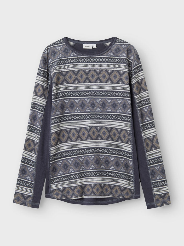 Blå merino ull underställs tröja till pojke. Barn kläder i varm och skön merinoull till kille från Nameit.
NKMWILLTO WOOL LS TOP
13229091