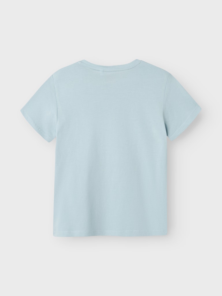 Ljus blå t-shirt med flip paljetter till kille i ekologisk bomull från Name it. Dino, huvud kortärmad tröja.
NKMKURTH SS TOP PB
13244910