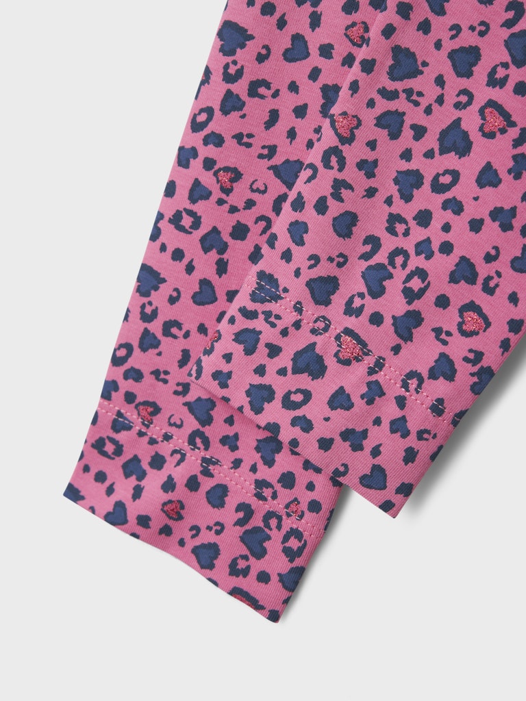 Rosa mönstrade leggings med hjärtan till flicka.
NMFNULANA LEGGING PB
13244979