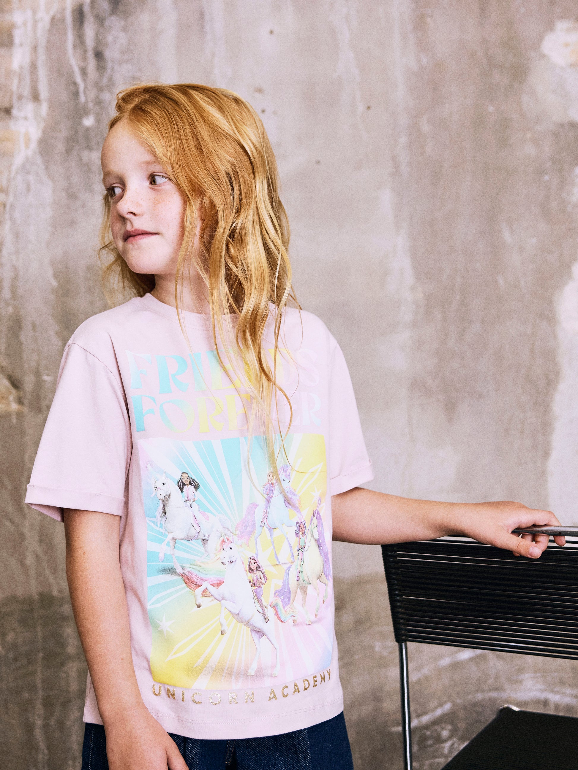 Rosa Friends T-shirt till flicka. Färgglad tjej tröja från Name it.
NKFJIXO UNIACAD SS NREG TOP BOX SKY
13245015