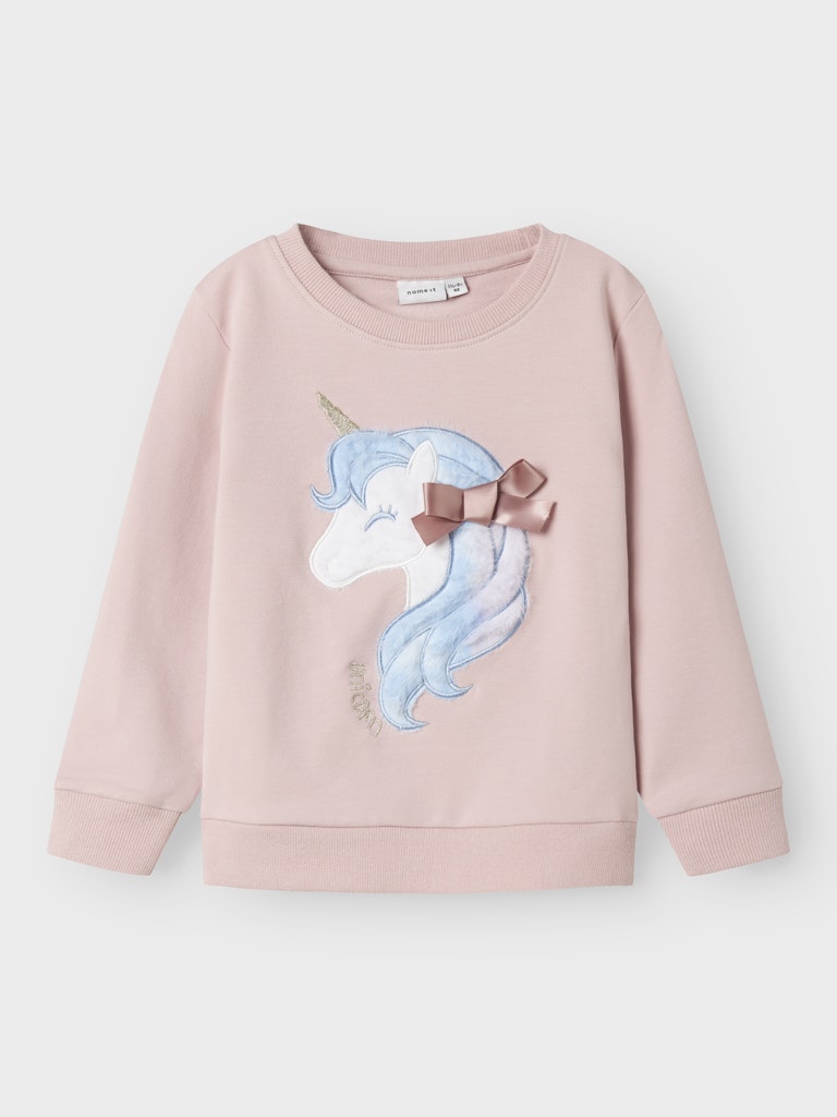 Söt Rosa unicorn tröja i sweatshirt till flicka. Tjej tröja i ekologisk bomull från Name it.
NMFKISA SWEAT UNB
13244590