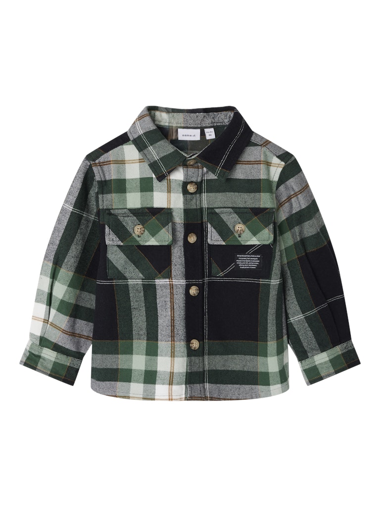 Snygg grön overshirt i flanell. Skjorta till pojke i ekologisk bomull. Barnkläder från Name it.
NMMNORRIS LS OVERSHIRT
13246445