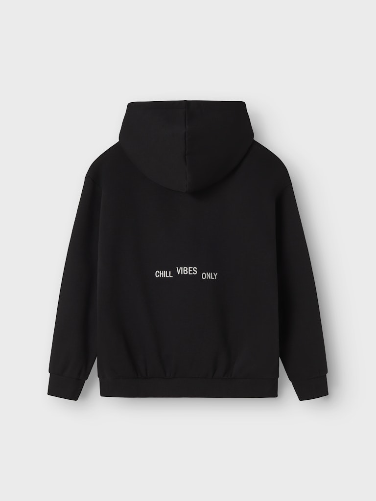 Svart hoodie i sweat till kille. Enfärgad luvtröja till pojke från Nameit.
NKMBRONX LS RLX SWE BRU WH BF
13247131