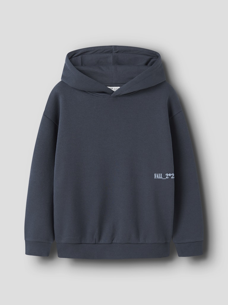 Blå hoodie i sweat till kille. Enfärgad luvtröja till pojke från Nameit.
NKMBRONX LS RLX SWE BRU WH BF
13247131