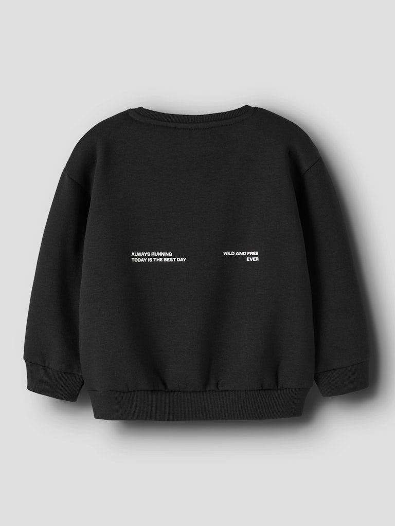 Svart enfärgad sweat tröja till pojke och flicka. Snygg varm tröja från Nameit.
NMMOKIAN LS RLX SWE BRU BF
13247148