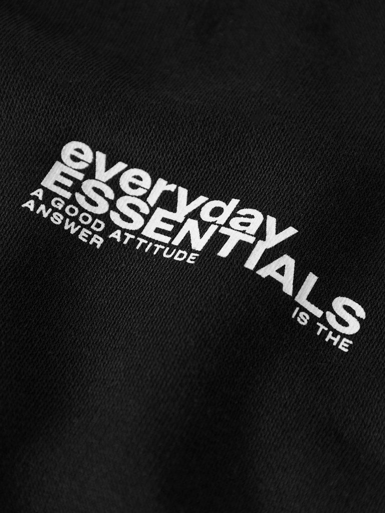 Svart enfärgad sweat tröja till pojke och flicka. Snygg varm tröja från Nameit.
NMMOKIAN LS RLX SWE BRU BF
13247148