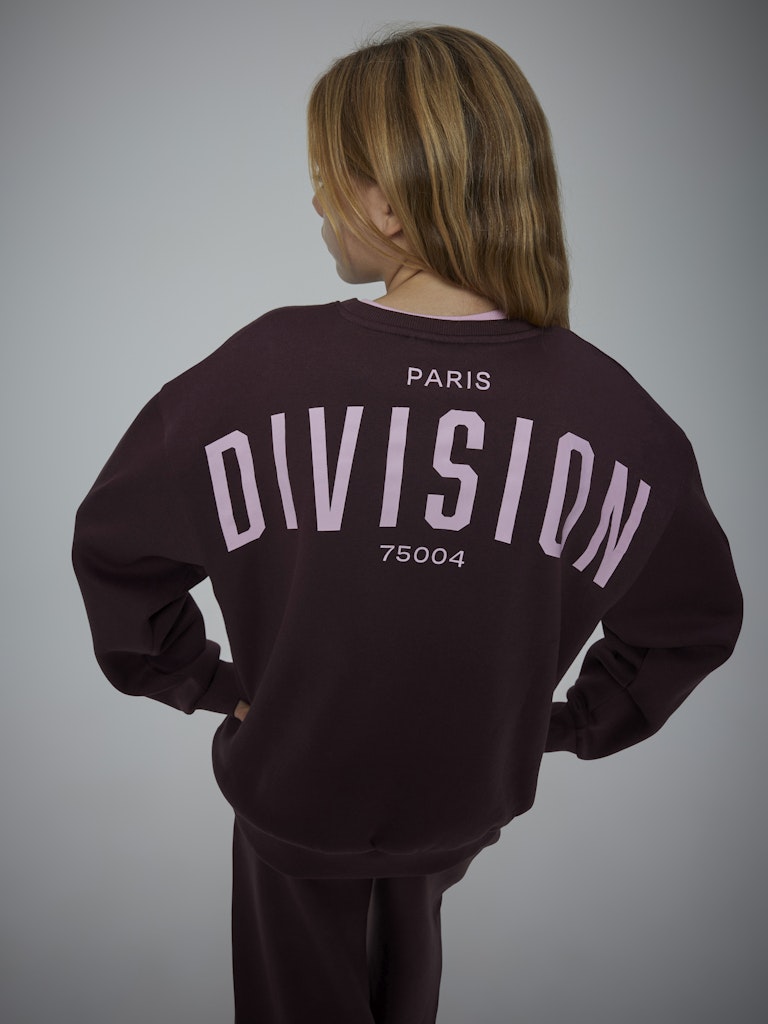 Vinröd RLX sweat tröja till flicka. Tjej tröja i mjuk skön återvunnen kvalitet.
NKFODIKA LS RLX SWEAT BRU BF
13247274