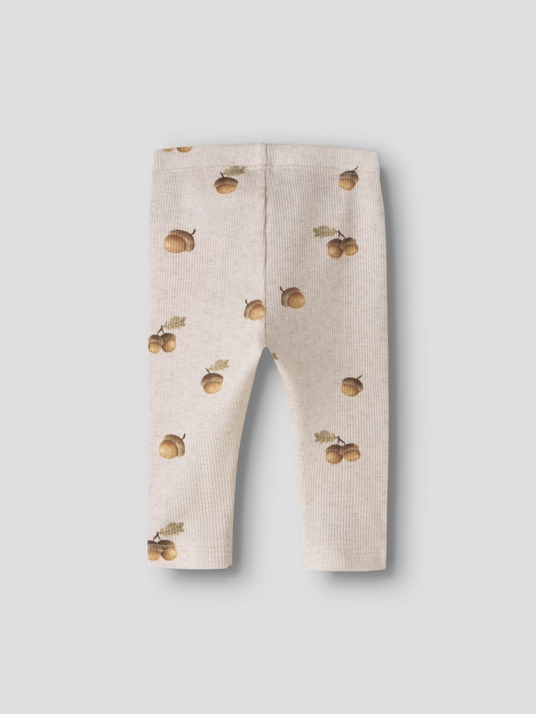 Baby leggings till pojke från Name it. Bebis byxa, beige med små ekollon på i ekologisk bomull.
NBMOLYAN LONG JOHN
13247477