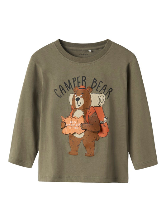 Grön björn tröja med gullig björn som campar. Långärmad t-shirt till pojke.
NMMOLEN LS NREG TOP BOX
13247871