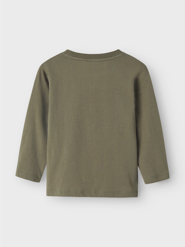 Grön björn tröja med gullig björn som campar. Långärmad t-shirt till pojke.
NMMOLEN LS NREG TOP BOX
13247871