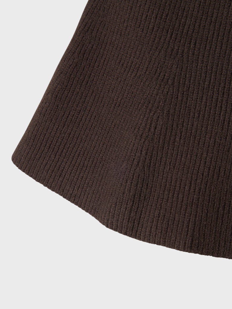 Brun stickad kort kjol till flicka. Barn kjol i mjuk skön snurr modell till vardag och fest.
NMFNILLA KNIT SKIRT
13247643