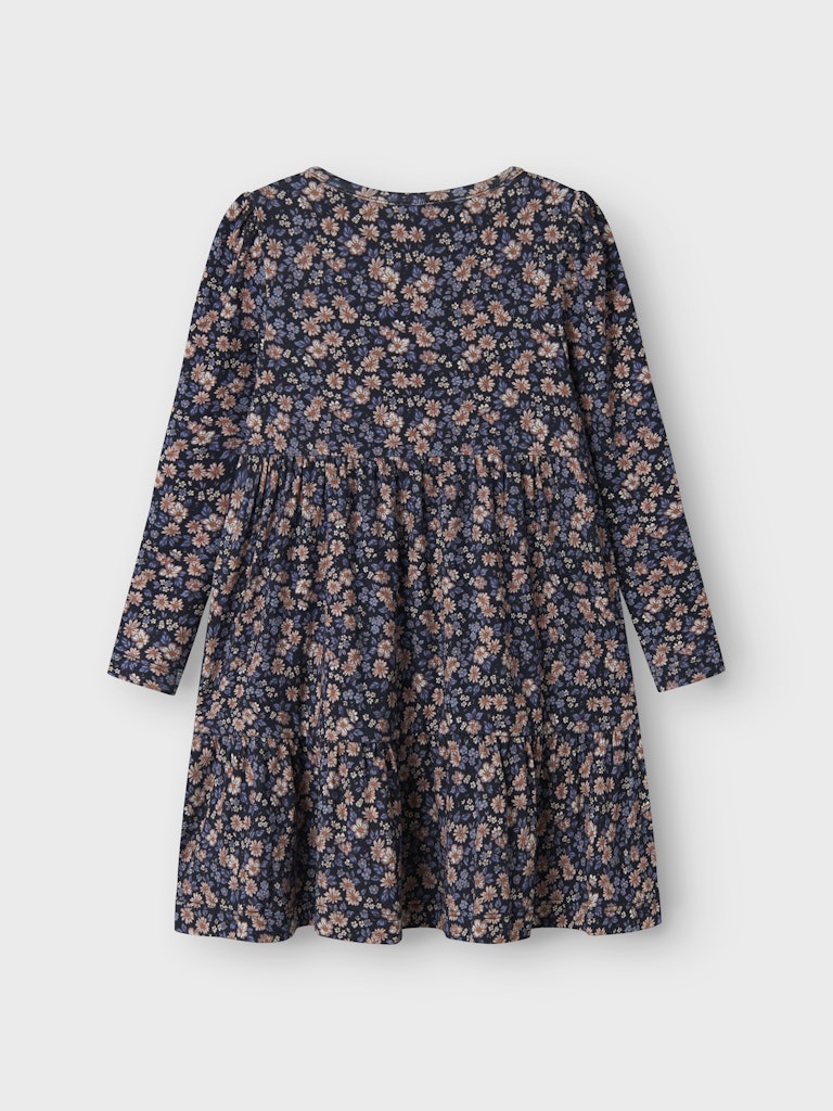 Blå blommig långärmad klänning till flicka. Ekologiska barnkläder, klänning från Name it.
NMFOALIA LS DRESS
13247945