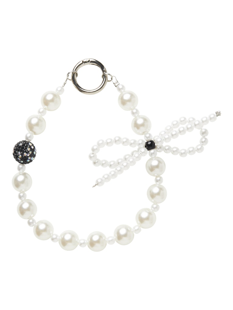 Nyckelring, bag charms av vita pärlor. 
NKFOLULU KEYHANGER
13247726
