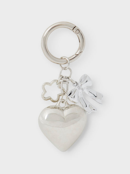 Nyckelring, bag charms av silver hjärta. 
NKFOLULU KEYHANGER
13247726