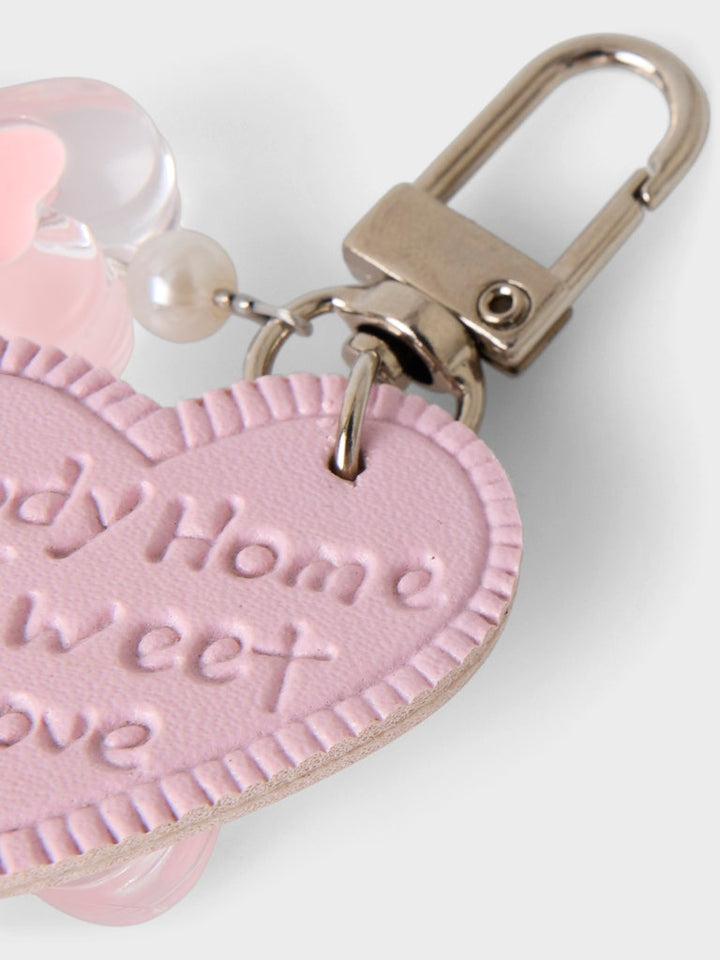 Nyckelring, bag charms i form av rosa små hjärtan. Väldigt söt dekoration till handväskan.
NKFOLULU KEYHANGER
13247726
