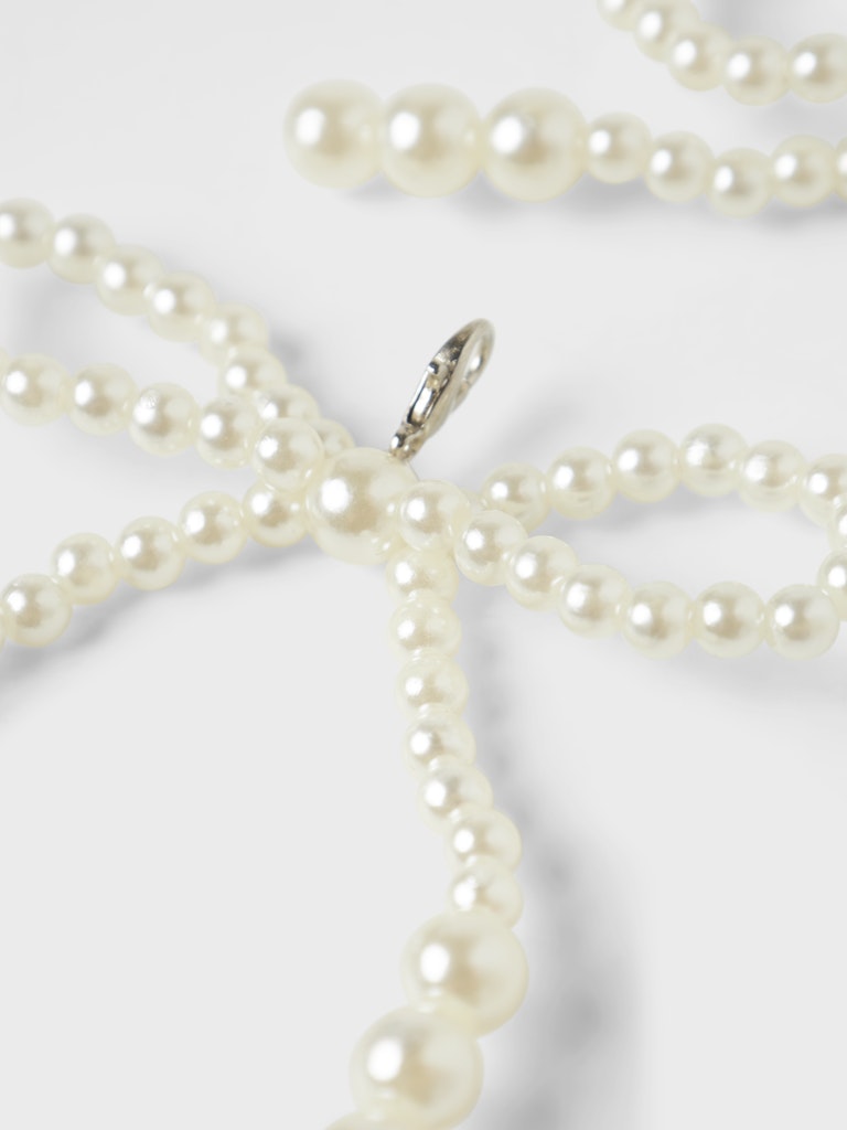 Skosmycken, rosetter att sätta på skorna. Smycken till flicka, tjej att pryda sina skor med.
NKFONINA 2P SHOE BUCKLE
13248094