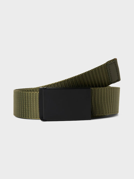 Grönt skärp till pojke. Barn skärp till kille. Stort spänne, lätt att stänga och öppna. Bälte till ungdom, ungdomskläder.
NKMACC-RICK BELT
13227077