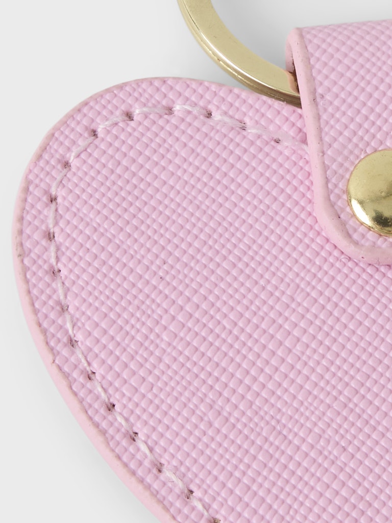 Nyckelring, bag charms i form av hjärta. Dekorerar din handväska och gör den personlig.
NKFOLULU KEYHANGER
13248191