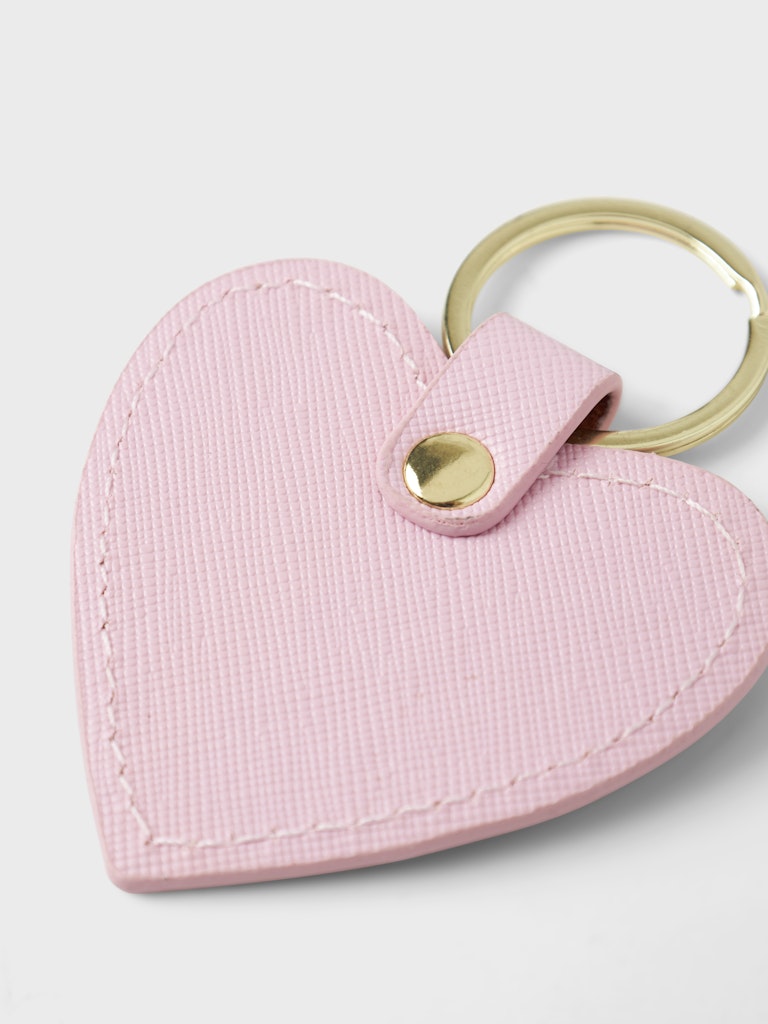 Nyckelring, bag charms i form av hjärta. Dekorerar din handväska och gör den personlig.
NKFOLULU KEYHANGER
13248191