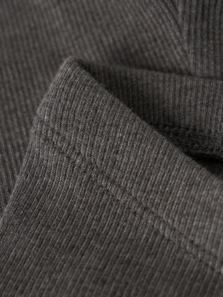 Ribbad brun baby leggings till pojke och flicka. Ekologiska byxor till bebis från Name it.
13198040
NBNKAB LEGGING NOOS