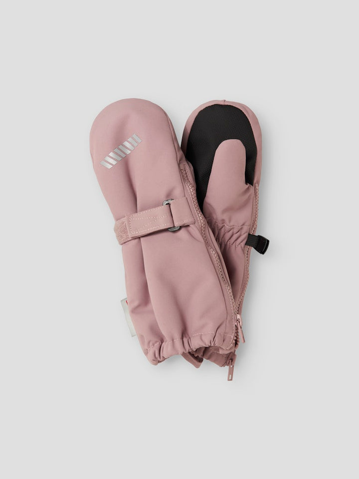 Rosa vinter handskar med ull foder till flicka. Varma barn handskar med långt skaft och dragkedja.
NMNSNOW10 MITTEN W WOOL 3FO NOOS
13232890