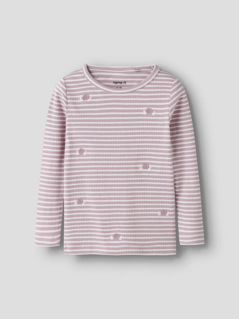 Rosa randig tröja till flicka. Ekologisk blommig topp från Nameit till liten tjej.
NMFRIPEAS LS TOP BOX
13249474