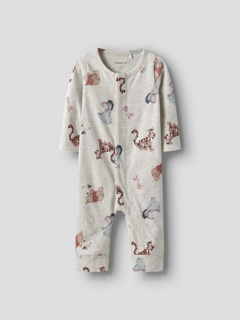 Söt baby pyjamas med tryck knappar till bebis pojke och flicka. Motiv Nalle puh, tiger, nasse och ior.
NBNOLLU POOH LS NIGHTSUIT WDI
13249554