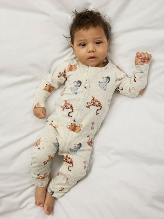 Söt baby pyjamas med tryck knappar till bebis pojke och flicka. Motiv Nalle puh, tiger, nasse och ior.
NBNOLLU POOH LS NIGHTSUIT WDI
13249554