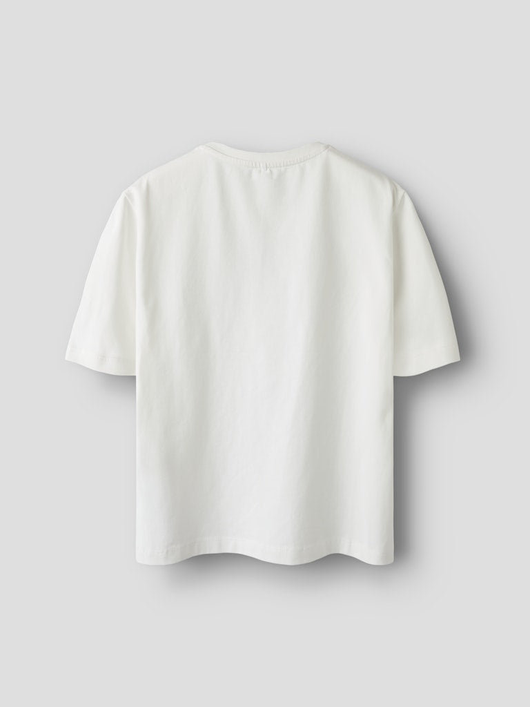 FIFA t-shirt till kille som älskar tv-spel och fotboll. Kortärmad vit tröja från Name it.
NKMOCOLA FIFAE SS NREG TOP BOX VDE
13249585