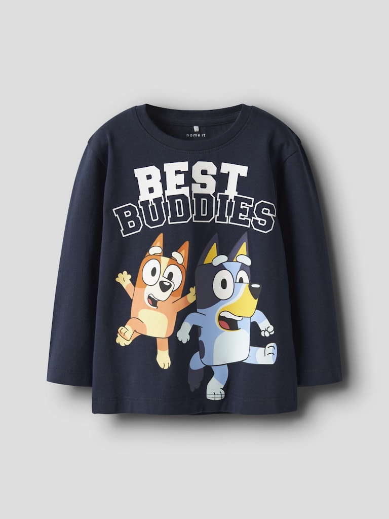 Blå Bluey tröja till pojke. Hundar, bästa vänner långärmad t-shirt från Nameit.
NMMODIN BLUEY LS NREG TOP BOX SKY
13249599