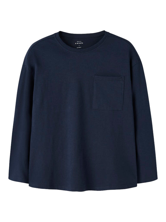 Långärmad tröja med bröstficka till pojke. Enfärgad tröja till kille.
NKMVEBBE LS RLX TOP
13234710