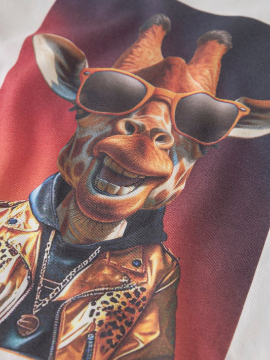 Vit långärmad t-shirt med cool giraff. Tröja till pojke med roligt djur.
NMMVOTO LS NREG TOP
13238400