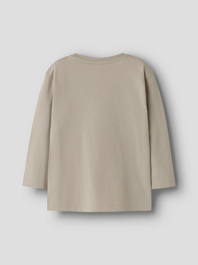 Beige långärmad t-shirt med pizza slice. Tröja till pojke med roligt mat motiv.
NMMVOTO LS NREG TOP
13238400