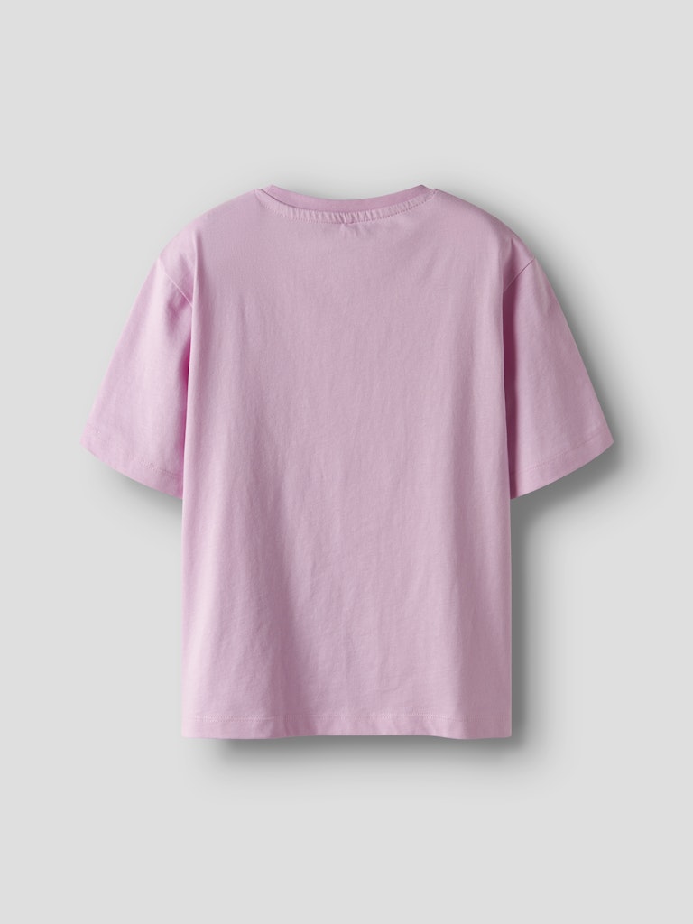 Rosa snygg Nonsense t-shirt med foto av Sabrina Carpenter. Topp till tjej, barn och ungdom från Nameit.
NKFODASSA CICONS SS NREG TOP BOX SKY
13249772