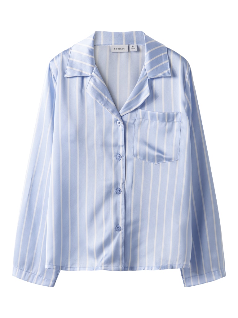 Blå randig siden pyjamas till flicka. Satin pyjamasbyxor till tjej från Nameit.
NKFRUTH PYJAMAS
13239997