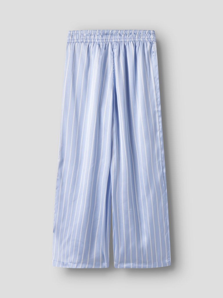 Blå randig pyjamas byxor till flicka. Satin pyjamasbyxor till tjej från Nameit.
NKFRUTH PYJAMAS
13239997