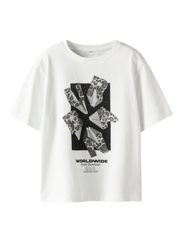 Cool t-shirt streetwear till pojke. Svart vit kortärmad tröja i ekologisk bomull från Nameit.
NKMRON SS NREG TOP BOX
13250156