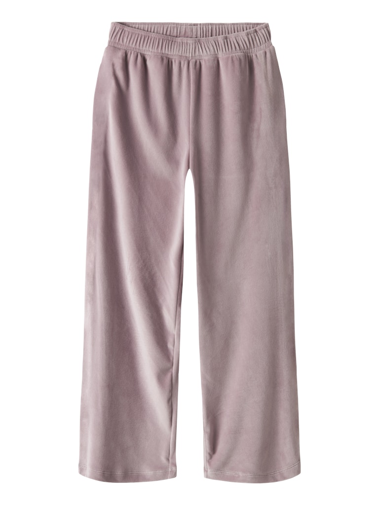 Rosa velour byxa till flicka från Name it. Mjukis byxor i plysch till barn och ungdom tjej från Nameit.
NKFSELOUR PANT
13250482