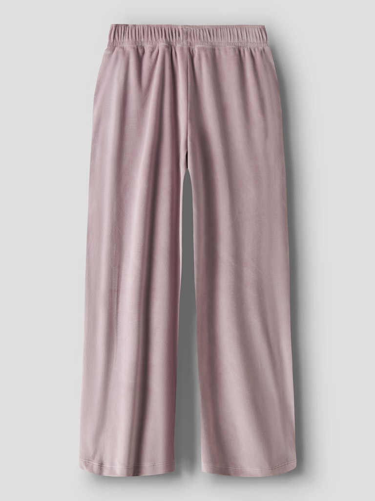 Rosa velour byxa till flicka från Name it. Mjukis byxor i plysch till barn och ungdom tjej från Nameit.
NKFSELOUR PANT
13250482