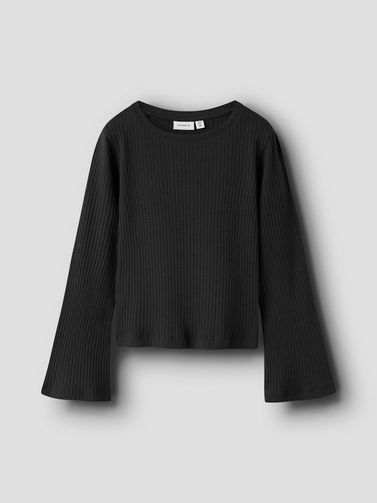 Svart ribbad topp till flicka. Tröja med trumpetärm till barn och ungdom tjej. Ekologiska barnkläder från Name it.
NKFOKALO LS SHORT TOP
13251756