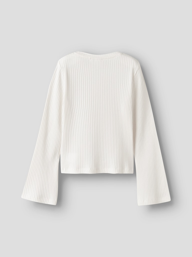 Vit ribbad topp till flicka. Tröja med trumpetärm till barn och ungdom tjej. Ekologiska barnkläder från Name it.
NKFOKALO LS SHORT TOP
13251756