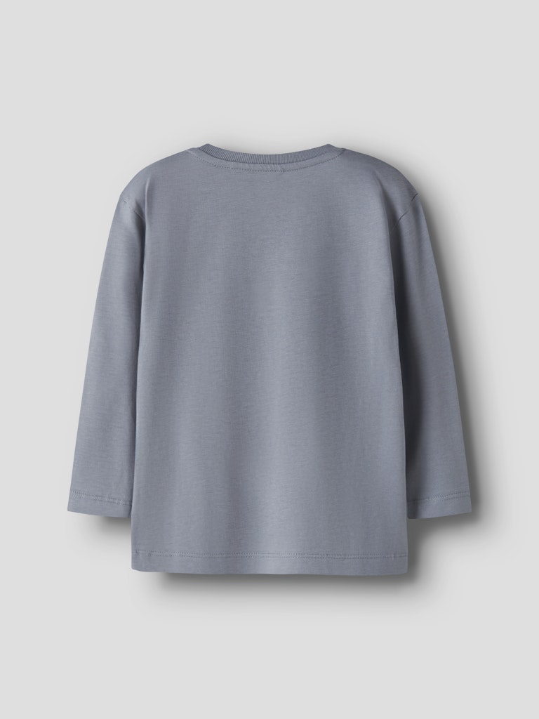 Blå långärmad t-shirt med cool dinosaurie. Tröja till pojke med roligt dino djur.
NMMVOTO LS NREG TOP
13238400