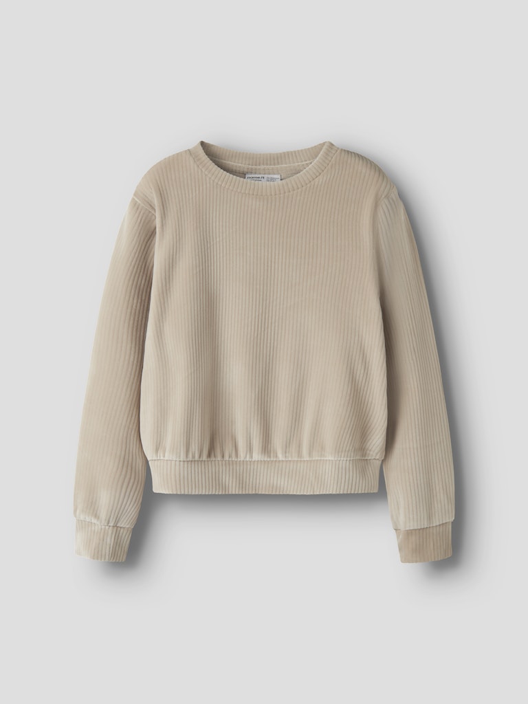 Beige velour tröja till flicka, tjej. Mjuk och skön barn tröja i ribbad snygg velour. 
NKFVELOA LS VELVET SHORT TOP
13235119